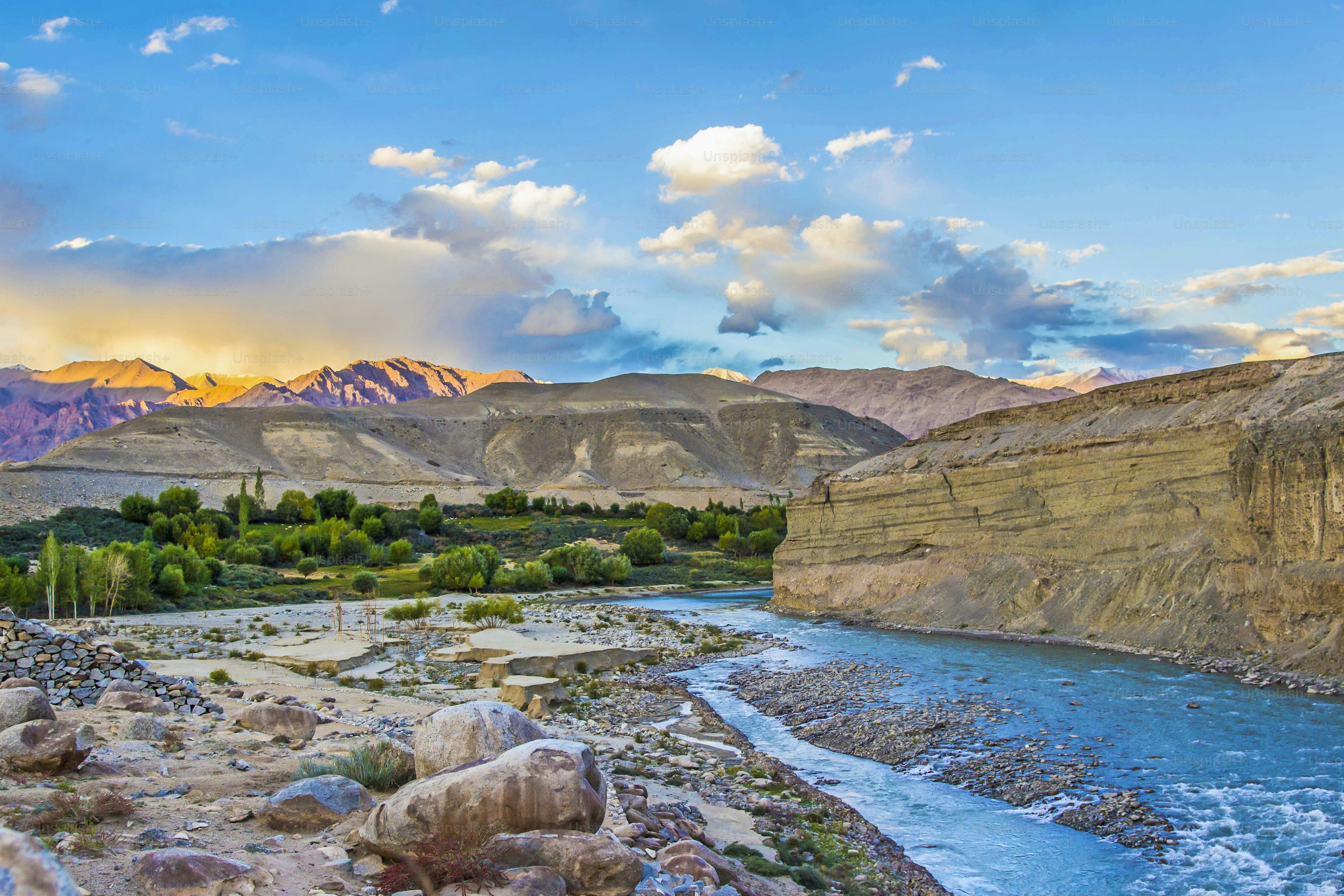 Kashmir Tour Package Srinagar, Gulmarg, Pahalgam and Dal Lake